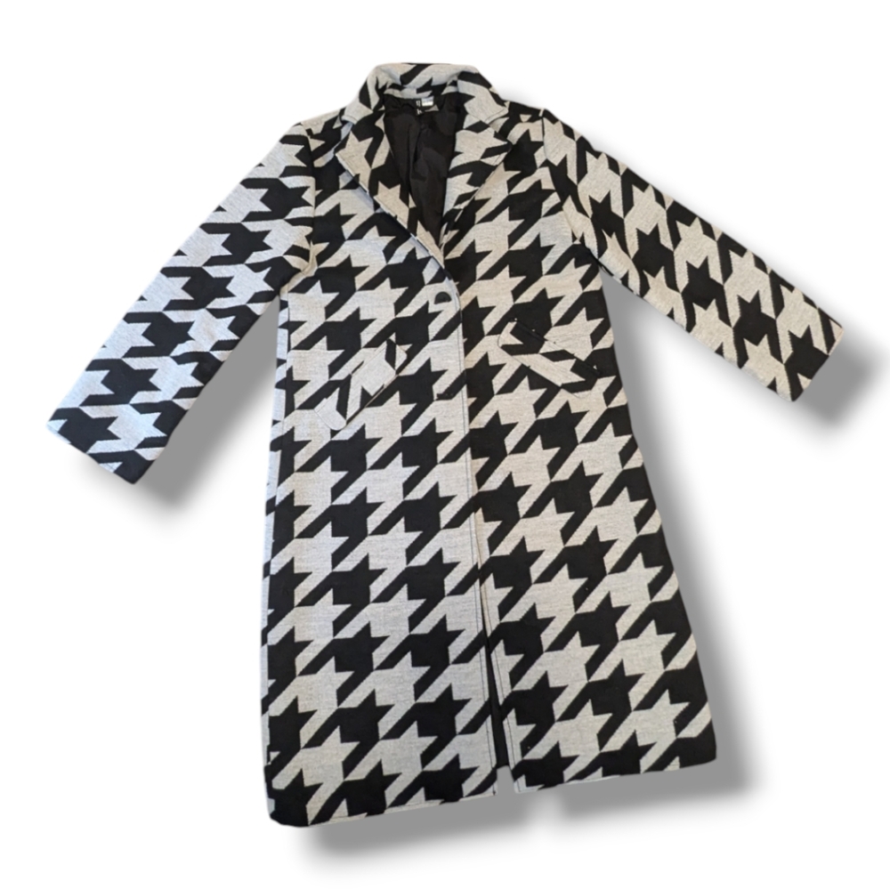 H&M Divided houndstooth coat XS